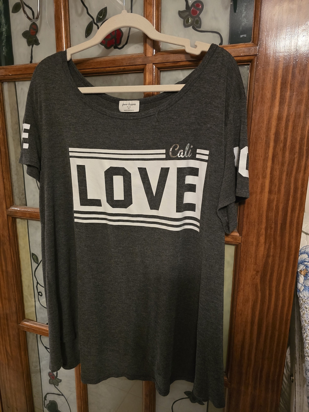 Love 'Cali' Graphic Tee - Charcoal Gray